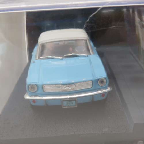 James Bond 007 Ford Mustang Convertible model car - Thunderball