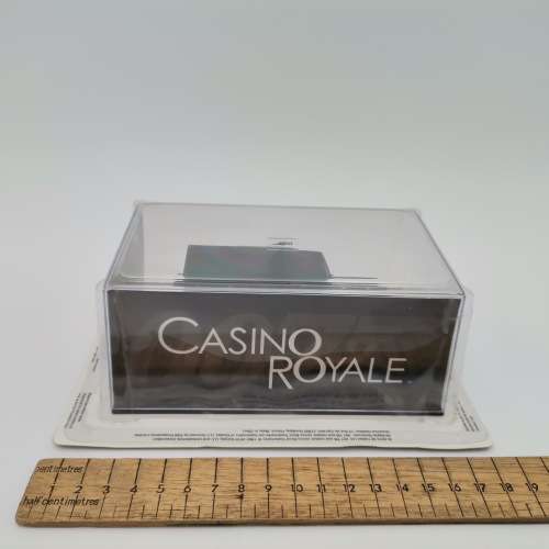 James Bond 007 Land Rover Defender model car - Casino Royale