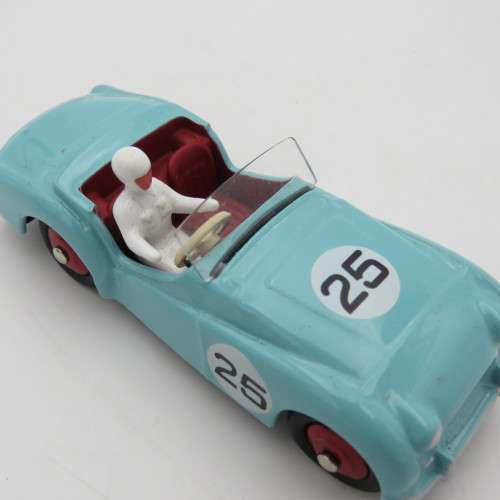 Dinky Toys #111 Triumph TR2 Sports model car - Mint boxed - DeAgostini Ltd