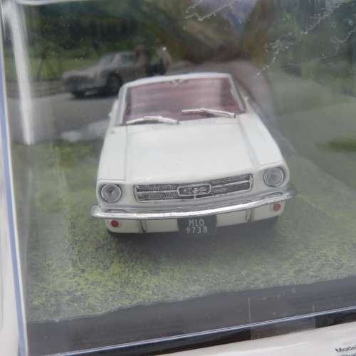 James Bond 007 Ford Mustang Convertible model car - Goldfinger
