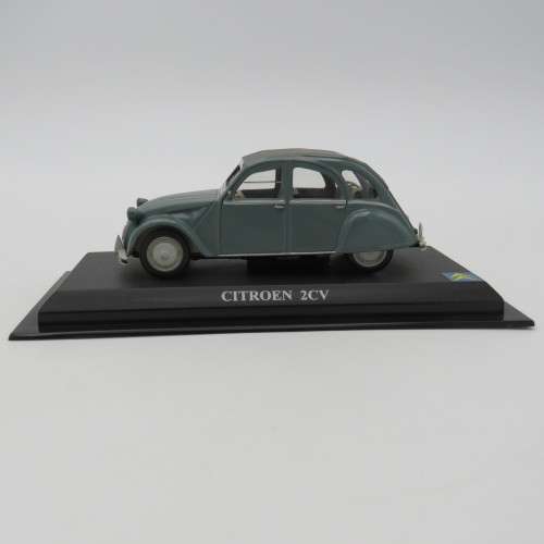 DelPrado 1966 Citroen 2CV die-cast model car - Scale 1/43 - Mirror missing