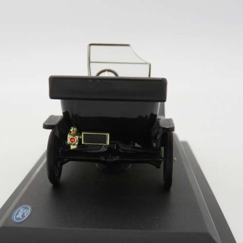DelPrado 1912 Ford Model T die-cast model car - Scale 1/43 - Windscreen broken