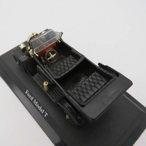 DelPrado 1912 Ford Model T die-cast model car - Scale 1/43 - Windscreen broken