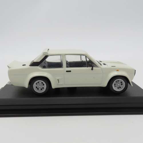 DelPrado 1976 Fiat 131 die-cast model car - Mirror missing - Scale 1/43