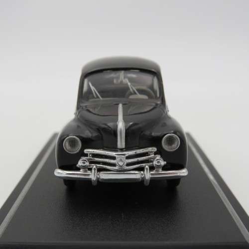 DelPrado 1947 Renault 4 CV die-cast model car - Scale 1/43 - Mirror missing