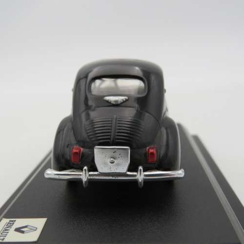 DelPrado 1947 Renault 4 CV die-cast model car - Scale 1/43 - Mirror missing