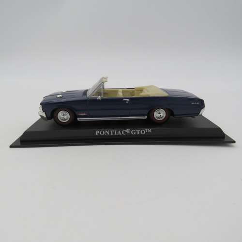 DelPrado 1964 Pontiac GTO die-cast model car - Scale 1/43 - Mirror missing