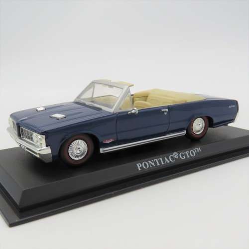 DelPrado 1964 Pontiac GTO die-cast model car - Scale 1/43 - Mirror missing