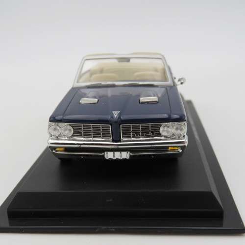 DelPrado 1964 Pontiac GTO die-cast model car - Scale 1/43 - Mirror missing