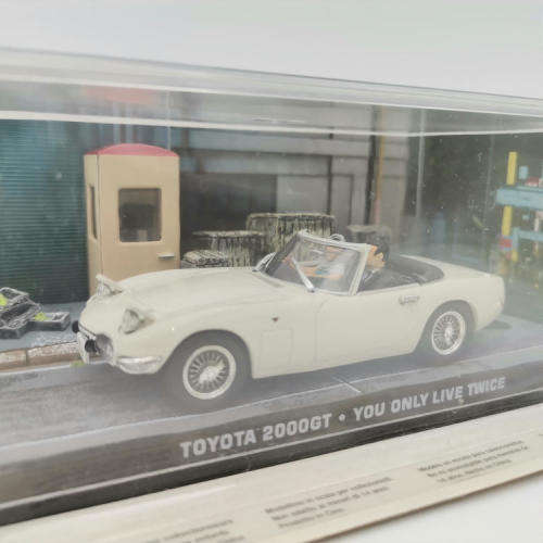 James Bond 007 Toyota 2000 GT model car - You only live twice