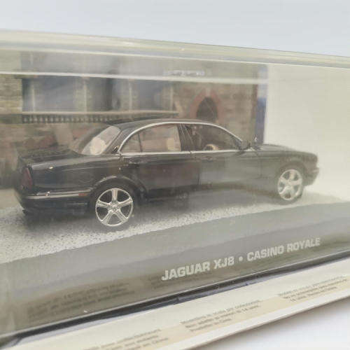 James Bond 007 Jaguar XJ8 model car - Casino Royale