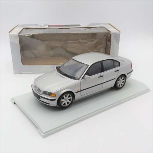 UT Models BMW 328i model car - Scale 1/18 in box