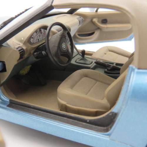 UT Models BMW Z3 model car - Scale 1/18 in a box