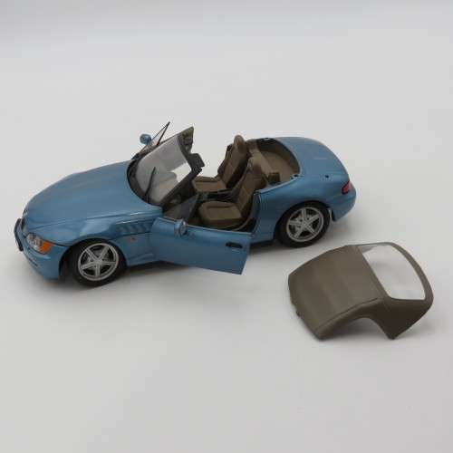 UT Models BMW Z3 model car - Scale 1/18 in a box