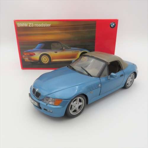 UT Models BMW Z3 model car - Scale 1/18 in a box
