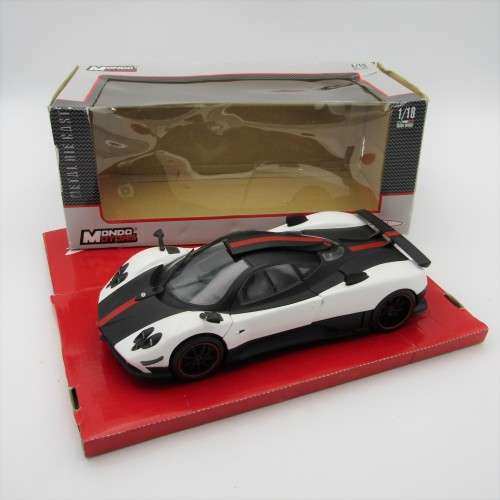 Mondo Motors Pagani Zonda Cinque roadster model car - scale 1/18 in box