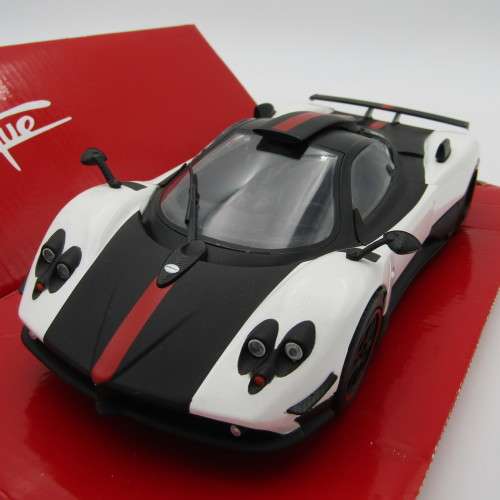 Mondo Motors Pagani Zonda Cinque roadster model car - scale 1/18 in box