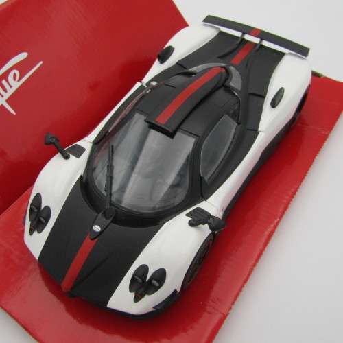 Mondo Motors Pagani Zonda Cinque roadster model car - scale 1/18 in box