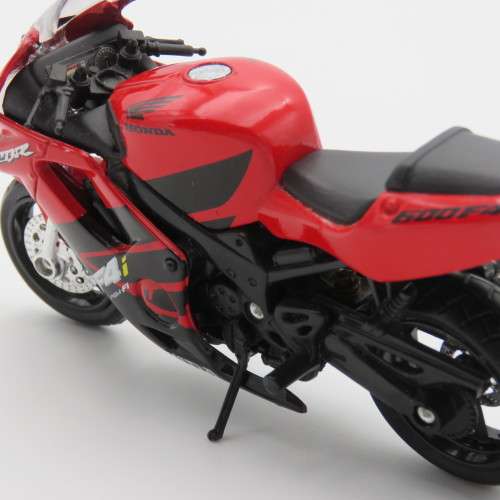 Maisto Honda CBR 600 F4 model motorcycle - Scale 1/18