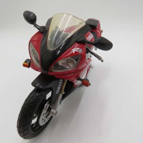 NewRay Yamaha YZF-R1 model motorcycle - Exhaust losing colour - Scale 1/12