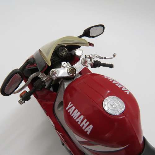 NewRay Yamaha YZF-R1 model motorcycle - Exhaust losing colour - Scale 1/12
