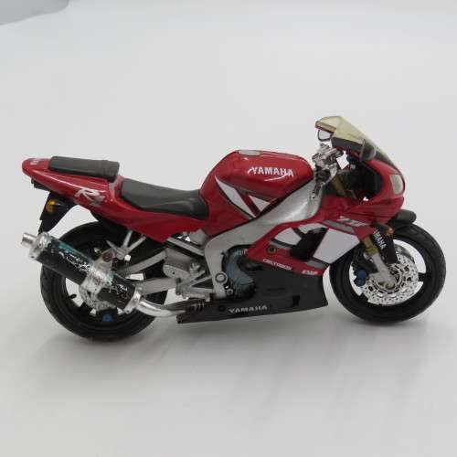 NewRay Yamaha YZF-R1 model motorcycle - Exhaust losing colour - Scale 1/12