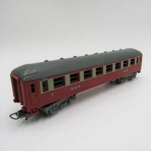 Vintage Lima 1977-78 train set with SAR passenger coach in originial box