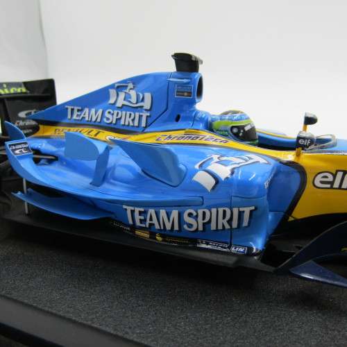 Hot Wheels Formula 1 Renault R26 racing model car - #2 Giancarlo Fisichella - scale 1/18 in box