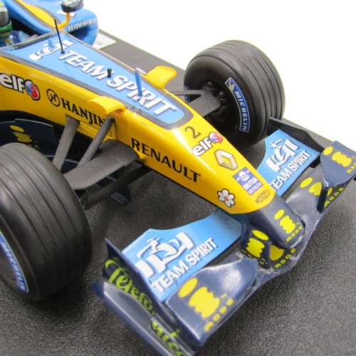 Hot Wheels Formula 1 Renault R26 racing model car - #2 Giancarlo Fisichella - scale 1/18 in box