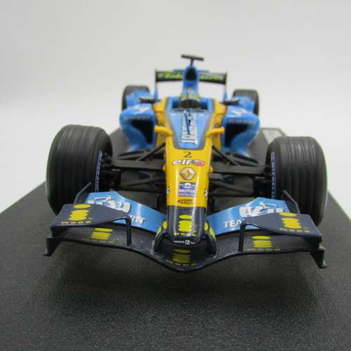 Hot Wheels Formula 1 Renault R26 racing model car - #2 Giancarlo Fisichella - scale 1/18 in box