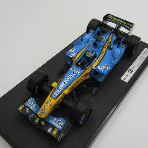 Hot Wheels Formula 1 Renault R26 racing model car - #2 Giancarlo Fisichella - scale 1/18 in box
