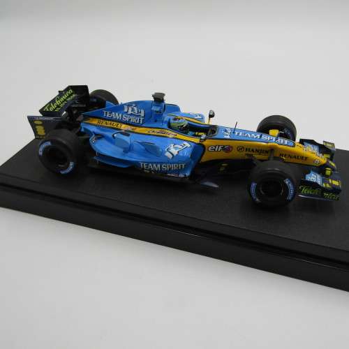 Hot Wheels Formula 1 Renault R26 racing model car - #2 Giancarlo Fisichella - scale 1/18 in box