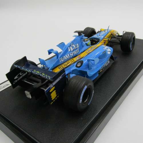 Hot Wheels Formula 1 Renault R26 racing model car - #2 Giancarlo Fisichella - scale 1/18 in box
