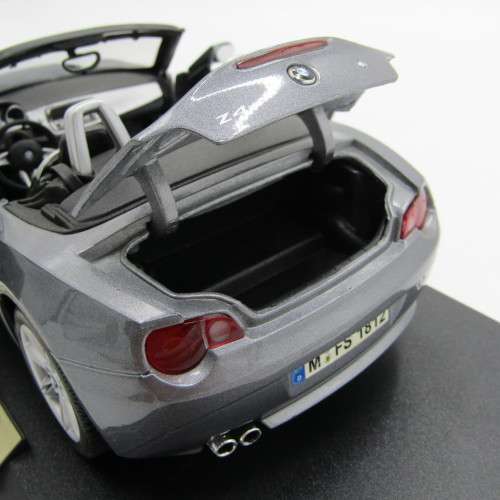 Maisto Special Edition BMW Z4 model car - scale 1/18 in box