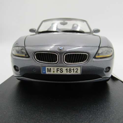 Maisto Special Edition BMW Z4 model car - scale 1/18 in box