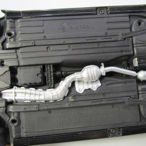 AutoArt Lexus IS300 model car - scale 1/18