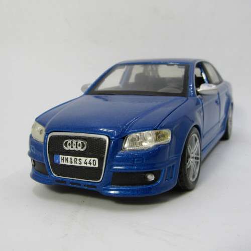 Bburago Audi RS4 model car - scale 1/24
