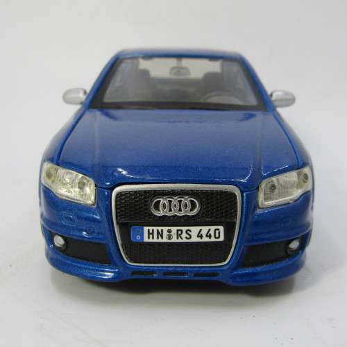 Bburago Audi RS4 model car - scale 1/24