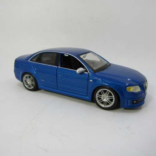 Bburago Audi RS4 model car - scale 1/24