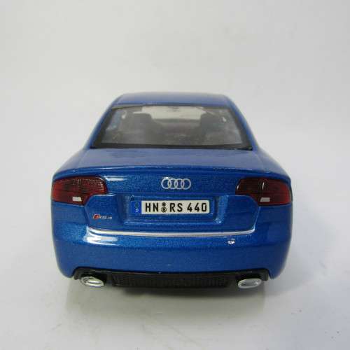Bburago Audi RS4 model car - scale 1/24