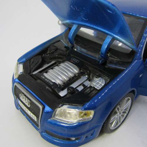 Bburago Audi RS4 model car - scale 1/24
