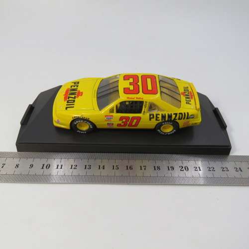 Quartzo 2007 Pontiac Grand Prix Pennzoil die-cast racing model car - Scale 1/43