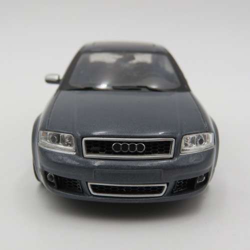 Minichamps 2002 Audi RS6 model car - missing mirror - scale 1/43