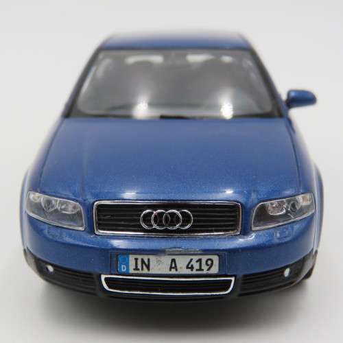 Minichamps 2000 Audi A4 model car - Mirror missing - scale 1/43