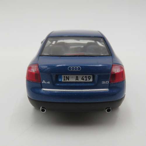 Minichamps 2000 Audi A4 model car - Mirror missing - scale 1/43