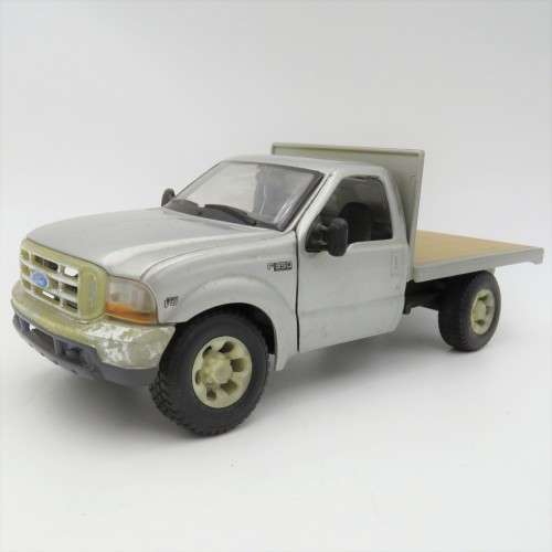 Maisto Ford F-350 super duty pick-up truck model - Scale 1/27