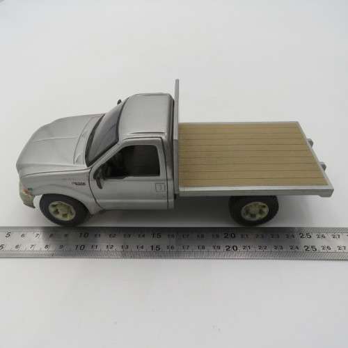 Maisto Ford F-350 super duty pick-up truck model - Scale 1/27
