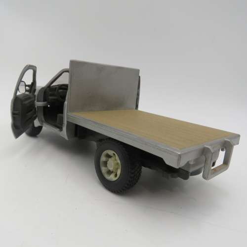 Maisto Ford F-350 super duty pick-up truck model - Scale 1/27