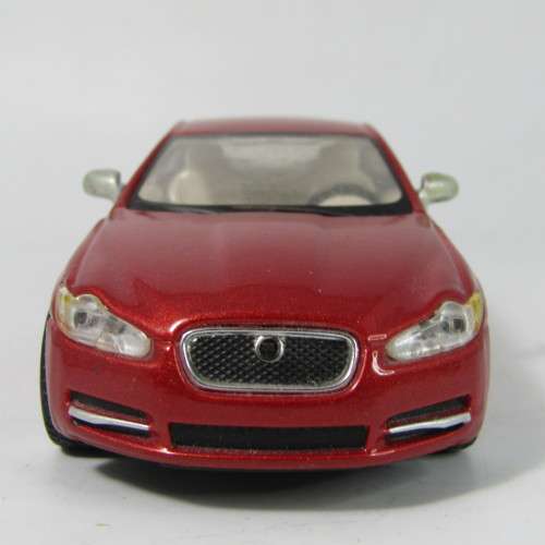Bburago Jaguar XF model car - scale 1/32