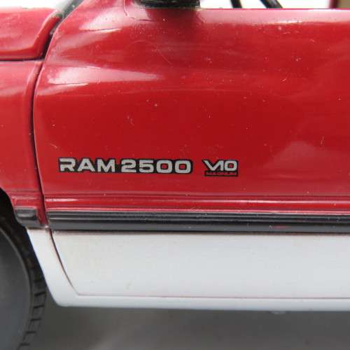 ERTL Dodge RAM 2500 pickup truck model car - Scale 1/18